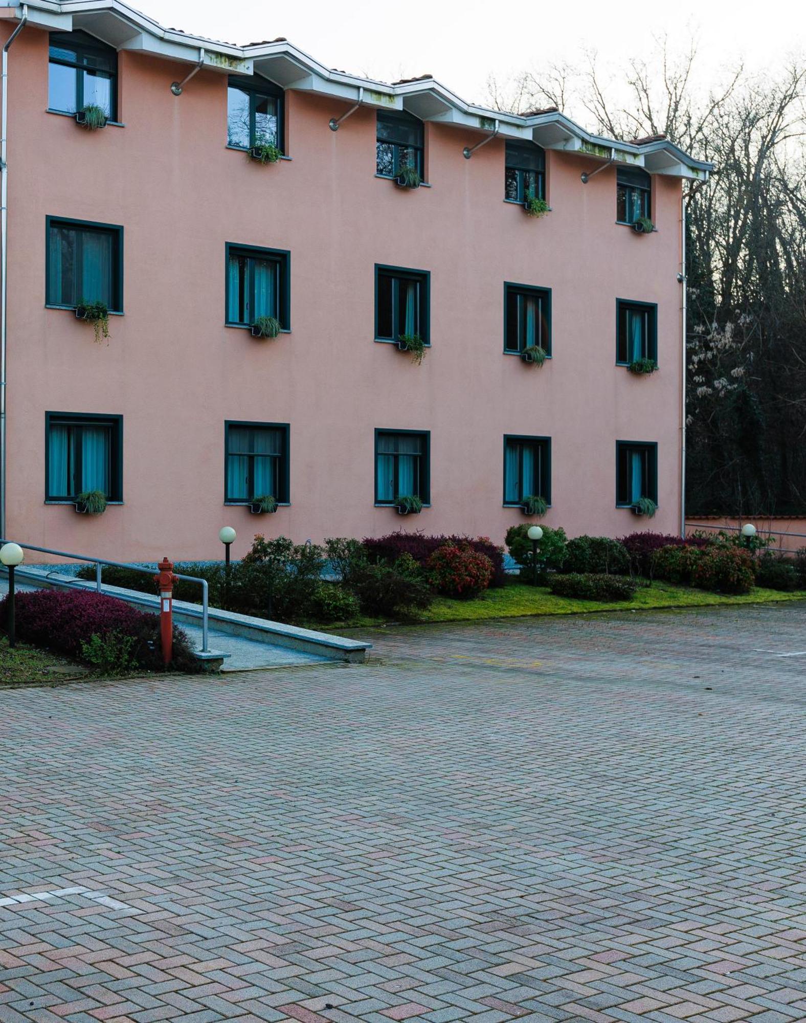 Hotel Villa Delle Rose - Malpensa Oleggio Exterior photo