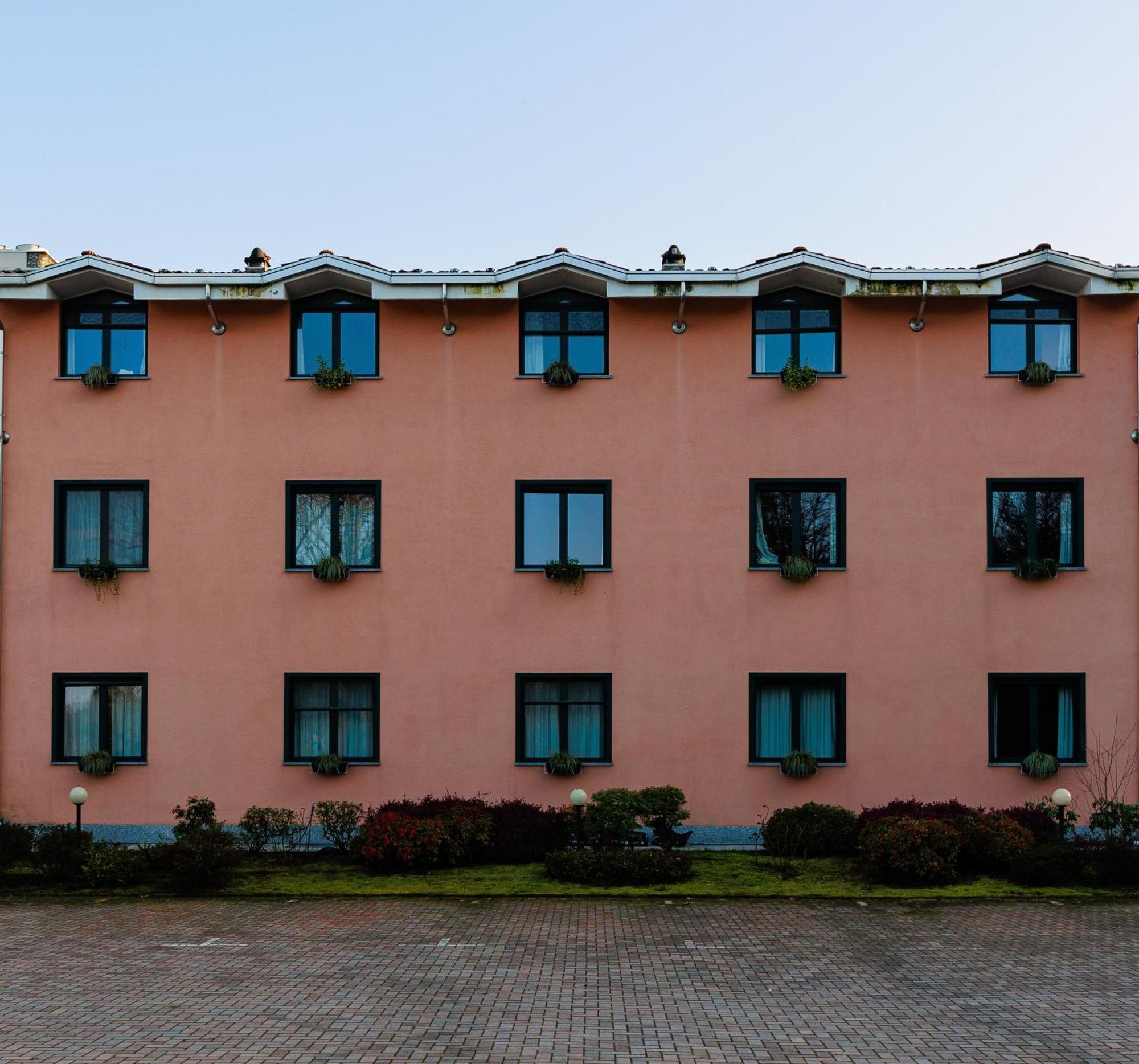 Hotel Villa Delle Rose - Malpensa Oleggio Exterior photo